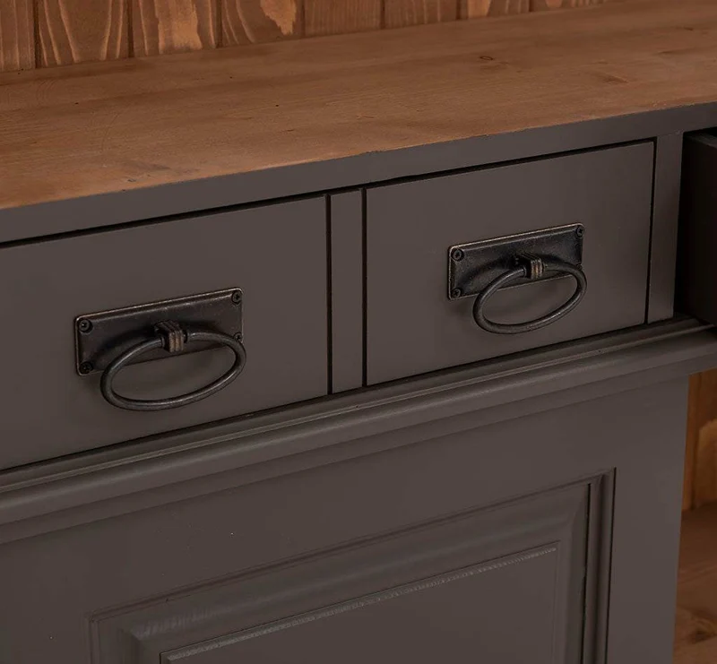 Großer Buffetschrank aus Massivholz mit Glashalterungen