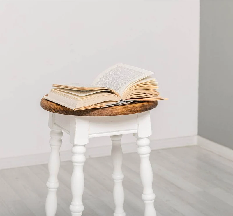 Runder Barhocker aus Massivholz