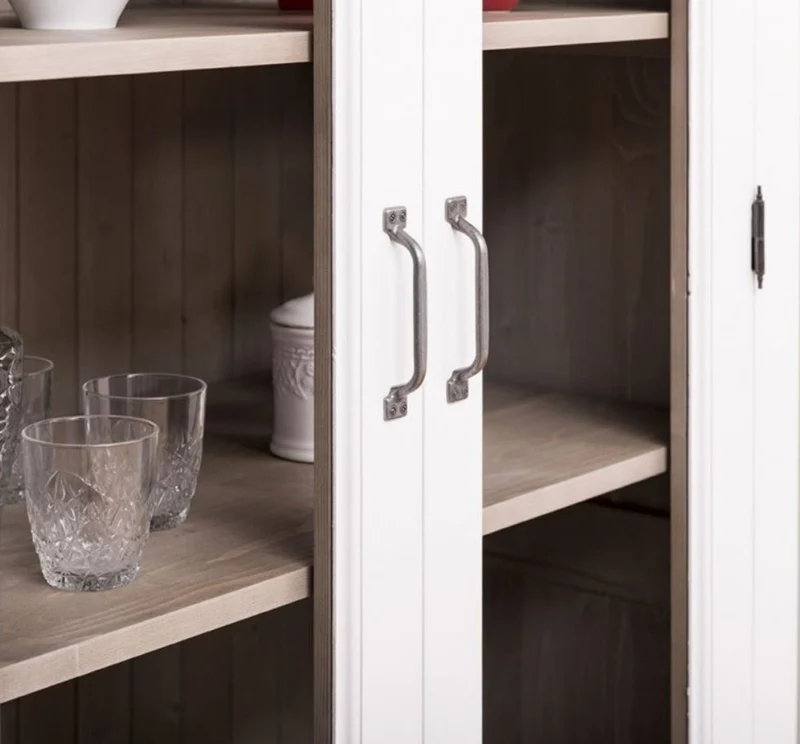 Casa Padrino Landhausstil Küchenschrank Weiß / Grau 100 x 50 x H. 180 cm - Massivholz Vitrinenschrank mit 2 Glastüren und 3 Schubladen - Landhausstil Küchen Möbel