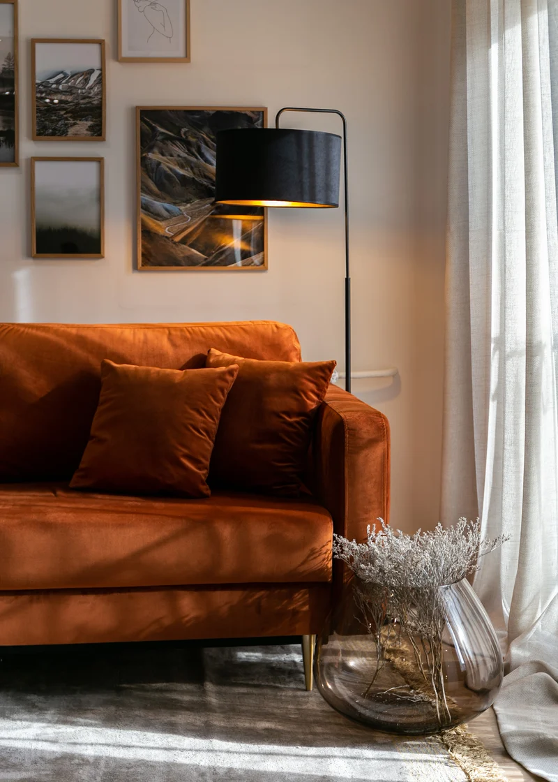 Dreisitziges ausklappbares Sofa Valico in kupferfarbenem Samt, wasserabweisend