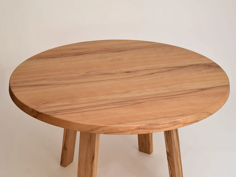 Tisch Bardo, Kernbuche, D 120 cm. Kerniges Holz. knackiger Preis