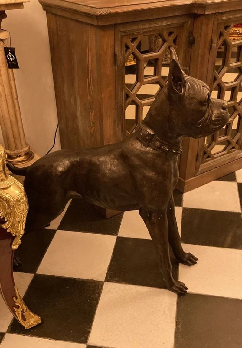 Casa Padrino Luxus Bronze Skulptur Boxer Hund Bronzefarben 85 x 28 x H. 95 cm - Bronze Dekofigur - Wohnzimmer Dekofigur - Wohnzimmer Deko Accessoires - Luxus Deko Accessoires