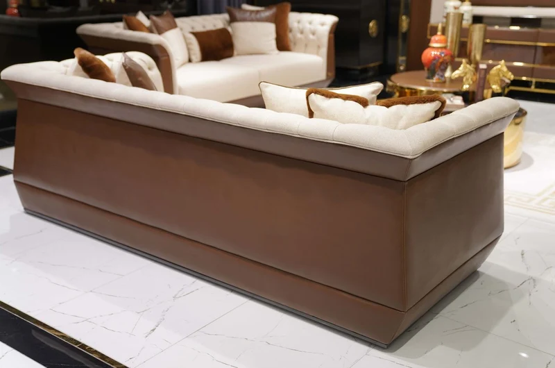 Casa Padrino Luxus Chesterfield Sofa Naturfarben / Braun / Grau - Wohnzimmer Sofa - Hotel Sofa - Wohnzimmer Möbel - Hotel Möbel - Chesterfield Möbel - Luxus Möbel - Luxus Einrichtung