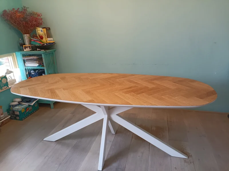 Visgraat eiken eettafel - Deens Rond - Sol Double metaal