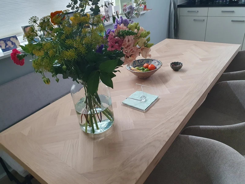 Visgraat eiken eettafel - Vierkant - Cone Eiken