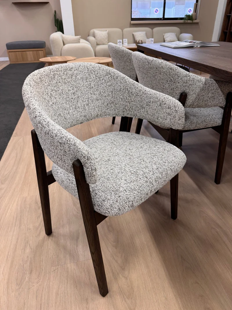 Eetkamerstoel 10 (configureer in 3D)