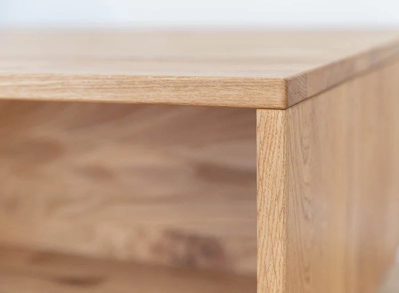 Couchtisch Collodi aus massiver Wildeiche mit Schublade