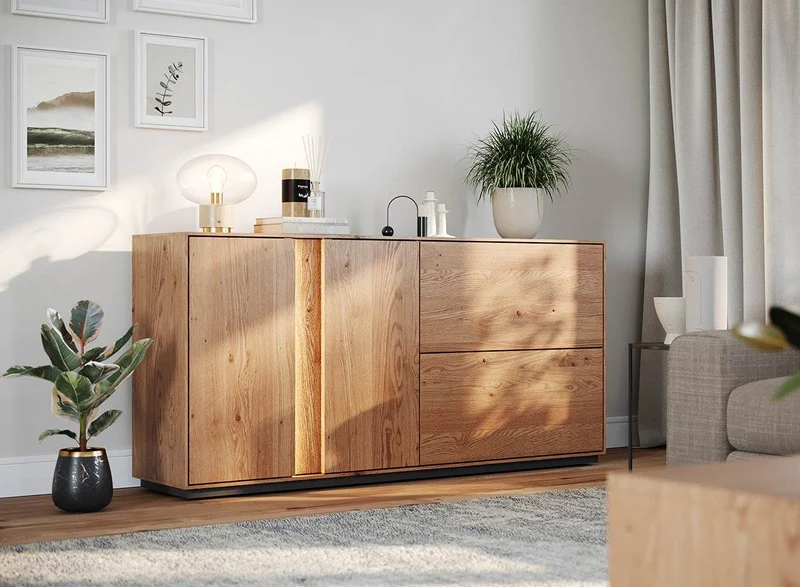Beleuchtetes Sideboard Collodi aus massiver Wildeiche mit grober Holzstruktur