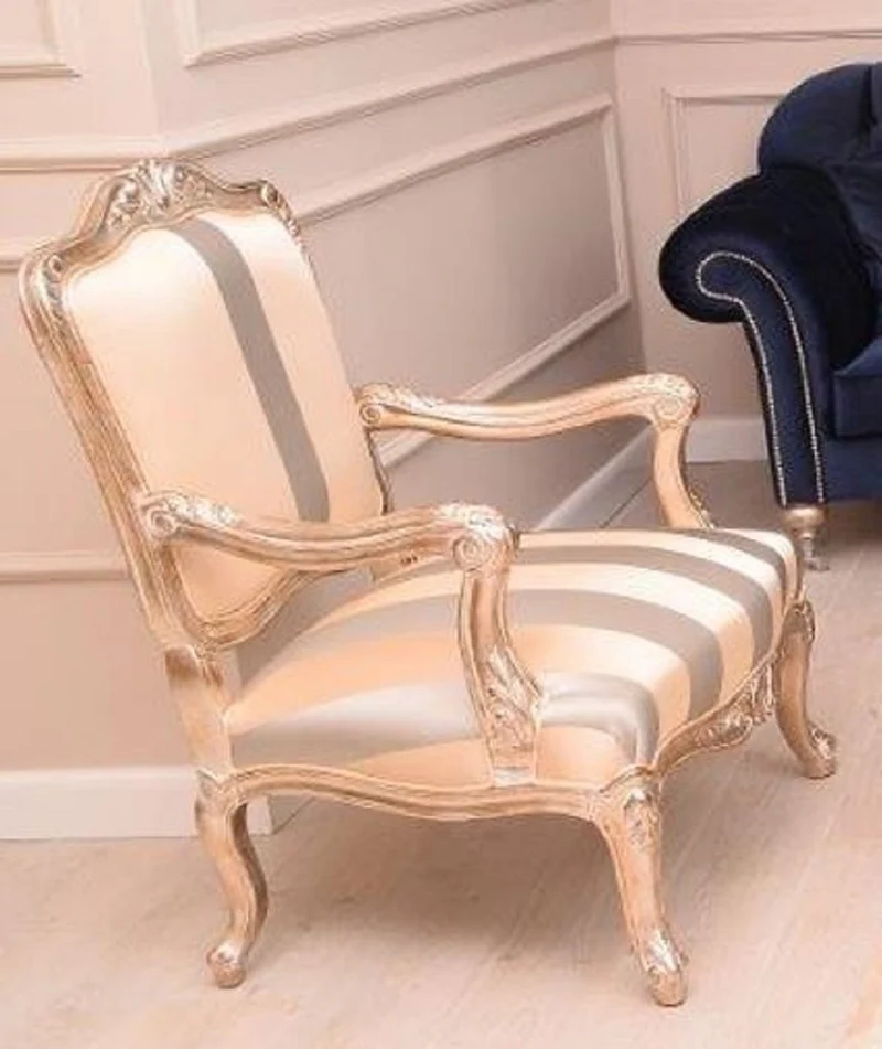 Casa Padrino Luxus Barock Sessel Beige / Silber / Gold - Prunkvoller Wohnzimmer Sessel mit Streifen - Barock Wohnzimmer Möbel - Edel & Prunkvoll