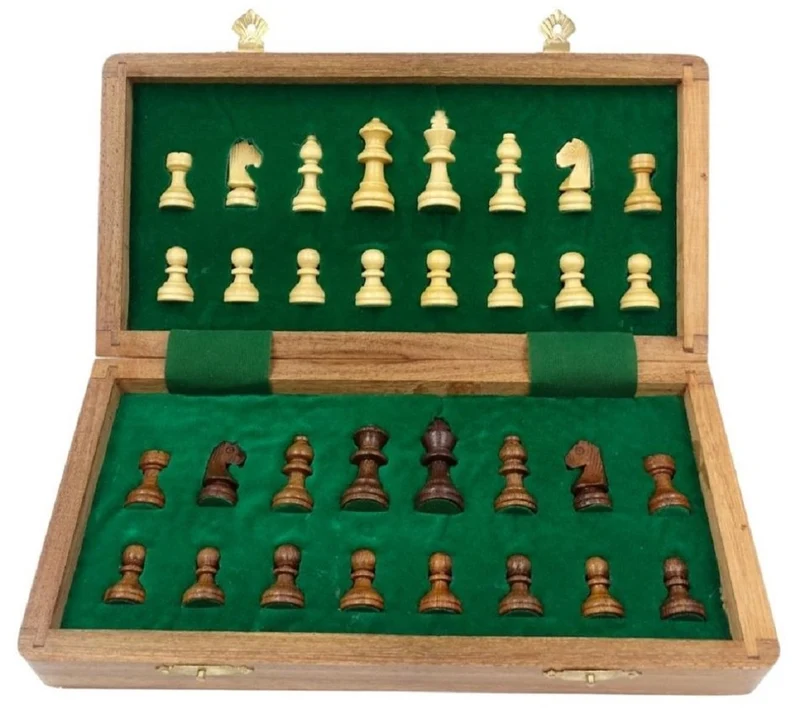 Casa Padrino Luxus Schach Set Braun / Beige 30 x 30 cm - Zusammenklappbares Holz Schachspiel - Holz Schachbrett mit Holz Schachfiguren - Luxus Deko Accessoires