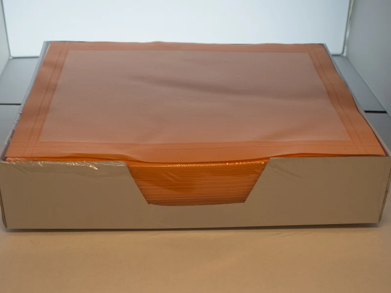 Placemats 30 x 40 Salmone, Airlaid doos a 1.000 Stuks.