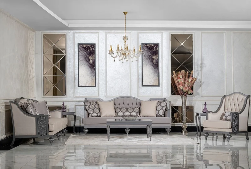 Casa Padrino Luxus Barock Wohnzimmer Sessel Beige / Grau - Handgefertigter Barockstil Sessel mit dekorativem Kissen - Luxus Wohnzimmer Möbel im Barockstil - Barock Möbel
