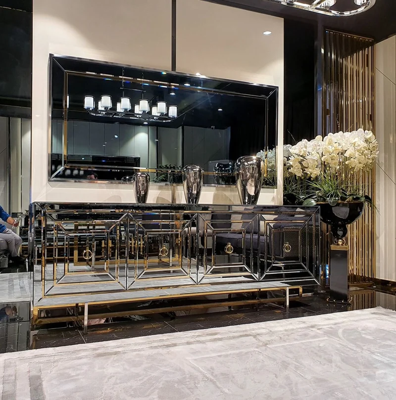Casa Padrino Luxus Sideboard Silber / Gold 220 x 50 x H. 85 cm - Verspiegeltes Sideboard mit 4 Türen - Luxus Möbel