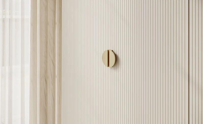 Vier­türiger Schrank Moonir mit zwei Kleiderstangen, 200 cm, Grau-Beige