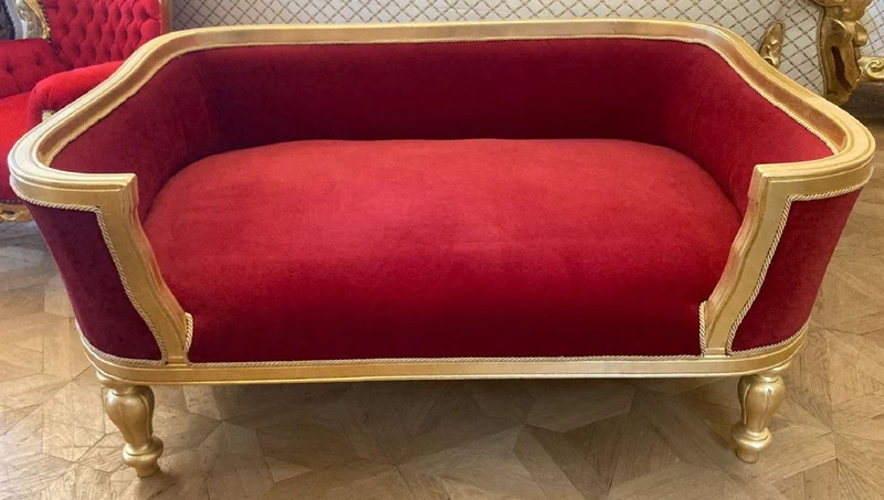 Casa Padrino Barock Hundebett & Katzenbett Bordeauxrot / Gold - Handgefertigtes Hunde & Katzen Sofa im Barockstil - Barock Hunde & Katzen Möbel - Barock Tiermöbel