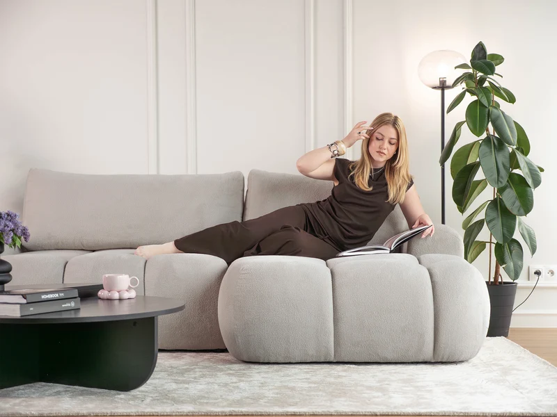 Ecksofa mit Schlaffunktion Ombo Mini, L-förmig, rechtsseitig mit Stauraum, grau-beiges Bouclé