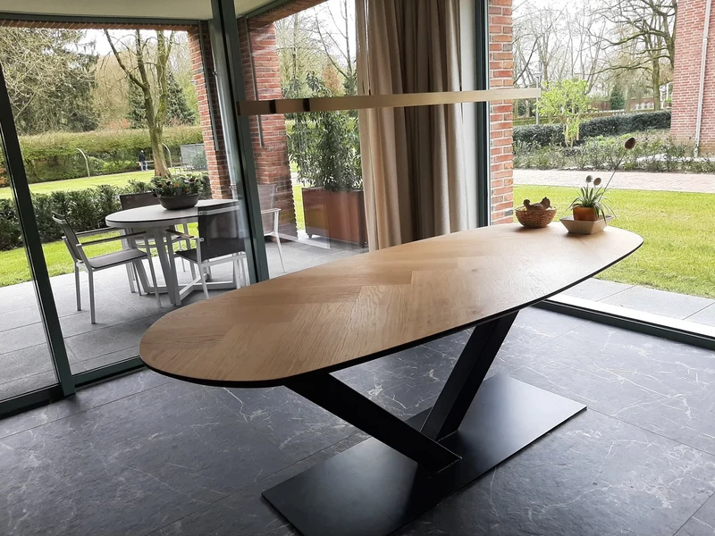 Eiken visgraat eetafel - Ovaal - Quattro onderstel