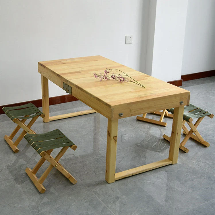 Klapptisch aus Massivholz mit 4 Hockern