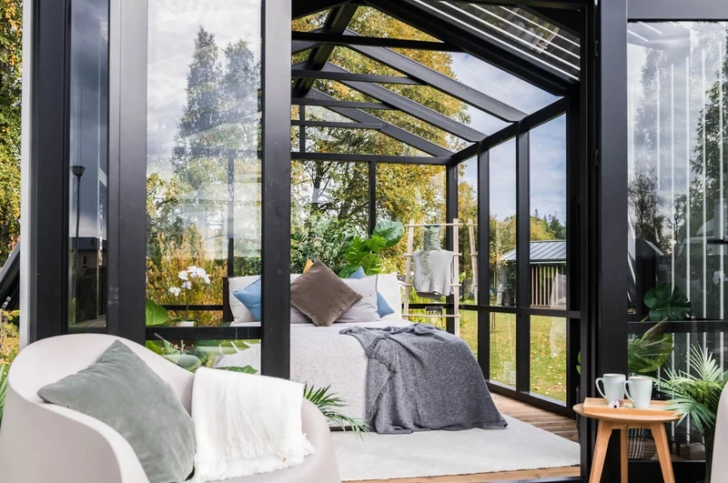 Casa Padrino Luxus Gartenhaus Schwarz / Grau 400 x 300 x H. 276,2 cm - Massivholz Garten Haus mit Glasfenstern und Glastüren - Gewächshaus - Luxus Gartenhäuser - Luxus Gewächshäuser