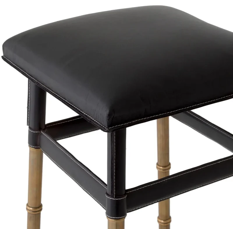 Casa Padrino Luxus Barhocker Schwarz / Vintage Messing 34,5 x 33 x H. 80,5 cm - Gepolsterter Barstuhl mit Echtleder - Bar Möbel - Leder Möbel - Luxus Möbel - Luxus Qualität