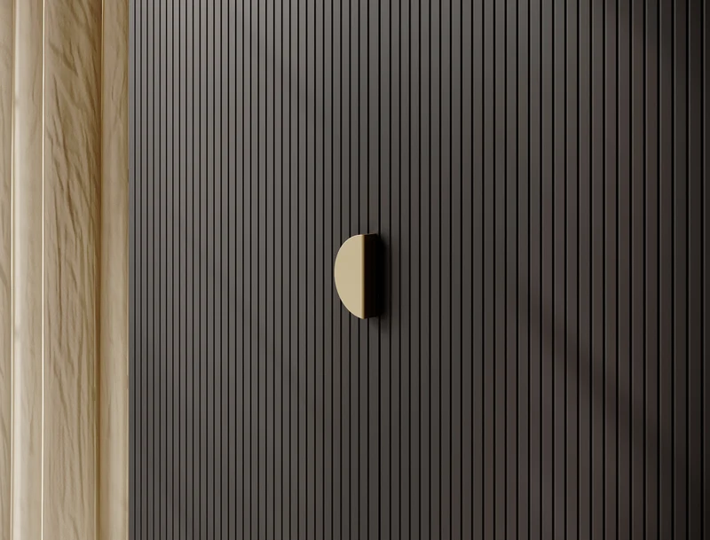 Drehtürenschrank Moonir mit langer Kleiderstange, sieben Regalböden und Container 150 cm Schwarz