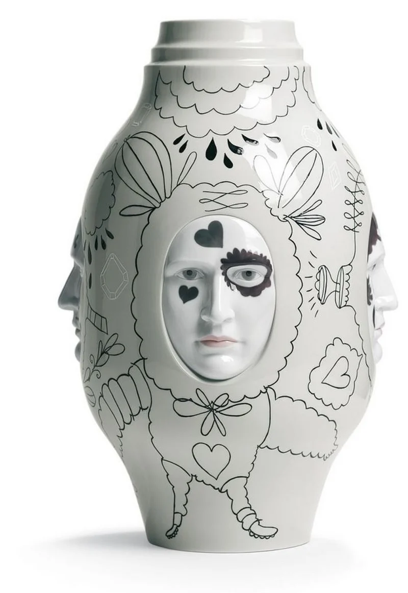Casa Padrino Designer Porzellan Vase Beige / Schwarz Ø 31 x H. 52 cm - Handgefertigte & Handbemalte Luxus Dekoration