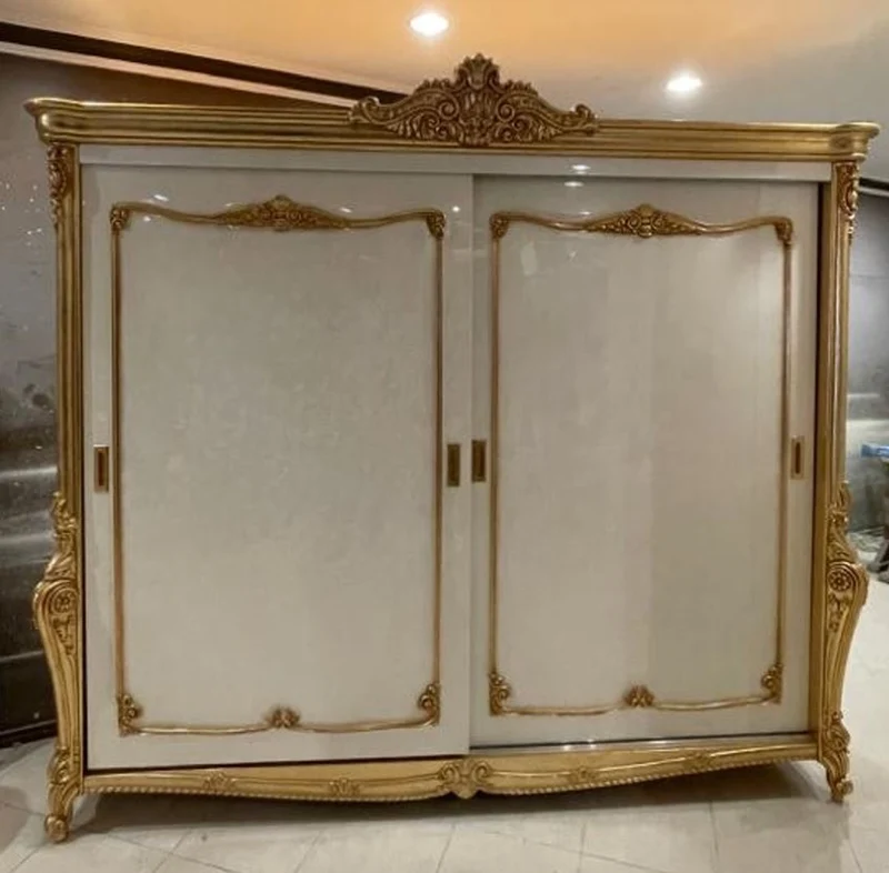 Casa Padrino Luxus Barock Schlafzimmerschrank mit 2 Schiebetüren Weiß / Gold