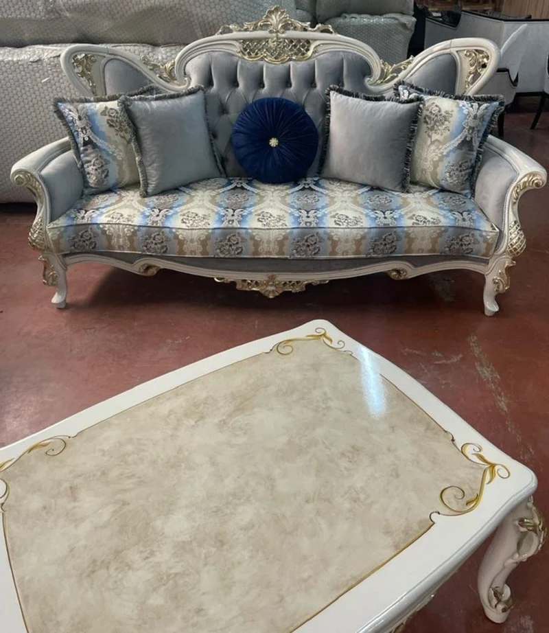 Casa Padrino Luxus Barock Sofa Grau / Mehrfarbig / Weiß / Gold - Handgefertigtes Wohnzimmer Sofa mit elegantem Muster - Barock Wohnzimmer Möbel - Edel & Prunkvoll