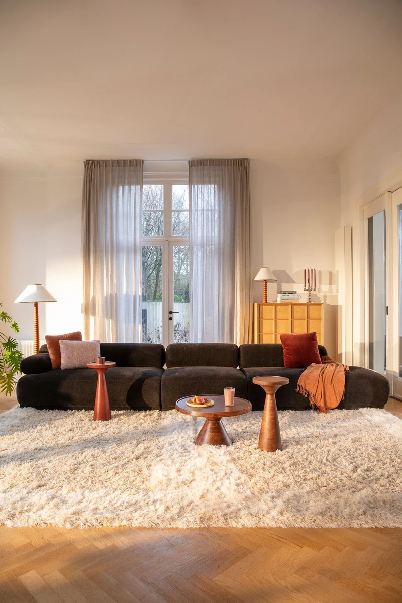 Beistelltisch Floss Walnuss aus Akazienholz, rundes Design von Zuiver
