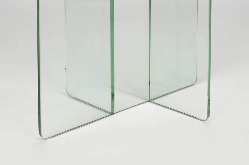 Beistelltisch Linea aus transparentem Glas mit Linienmuster Zuiver