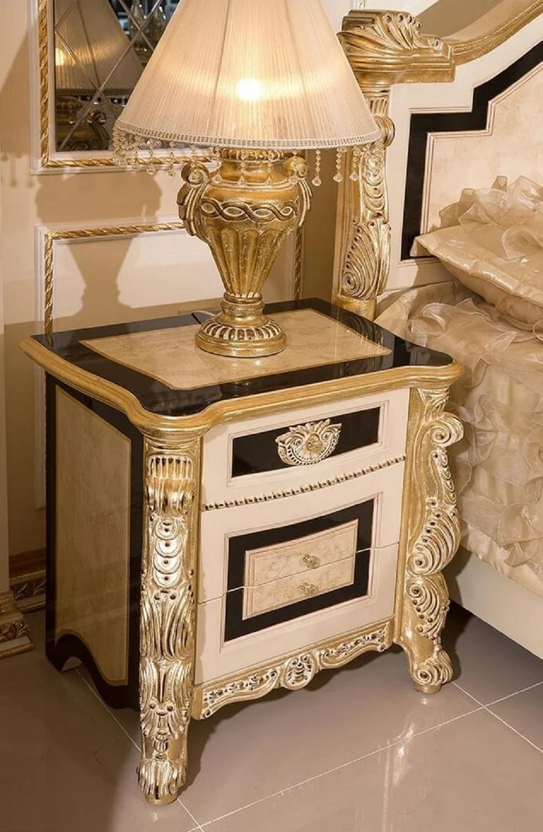 Casa Padrino Luxus Barock Schlafzimmer Set Weiß / Beige / Schwarz / Gold - 1 Barock Doppelbett mit Kopfteil & 2 Barock Nachtkommoden - Luxus Schlafzimmer Möbel im Barockstil - Barock Interior