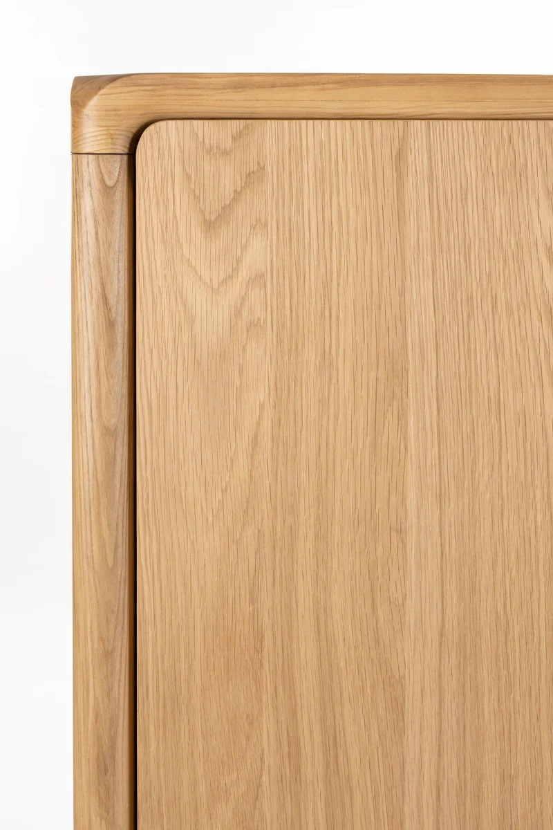 Schrank Storm Natural aus Eschenholz mit runden Formen von Zuiver
