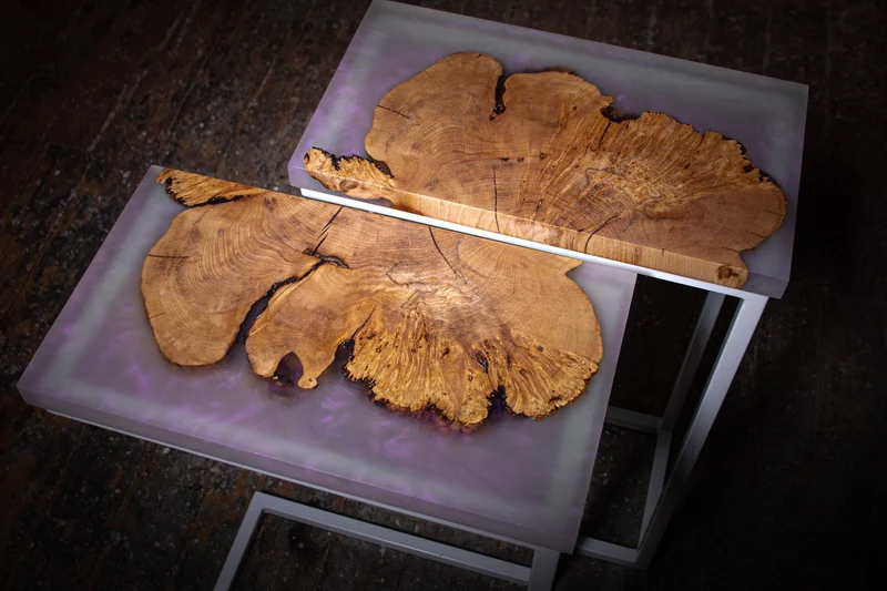 Eva und Evi - Epoxidharz Beistelltische aus Ahorn mit perlmuttschimmerndem Harz