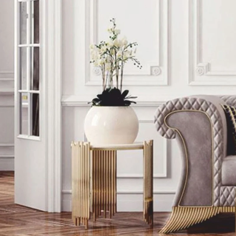 Casa Padrino Luxus Beistelltisch mit Kunstmarmor Tischplatte Weiß / Gold Ø 59 cm