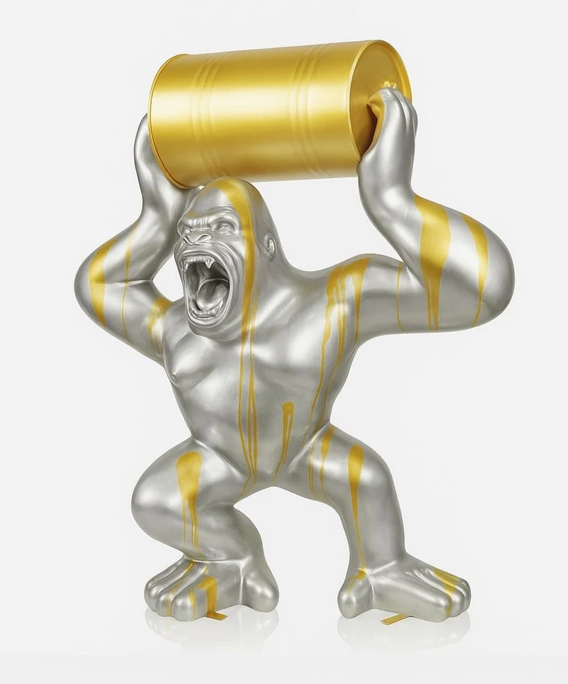 Casa Padrino XXL Deko Skulptur Gorilla mit Fass Silber / Gold H. 240 cm - Garten Figur