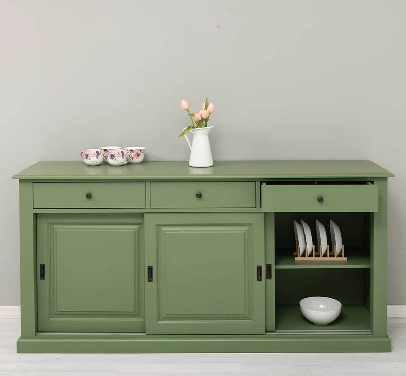 Großes Sideboard aus Massivholz mit 3 Schiebetüren und 3 Schubladen