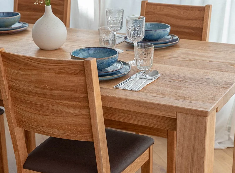Esszimmerstuhl aus Massivholz | Eichenstuhl Prato mit Rückenlehne und braunem Kunstledersitz