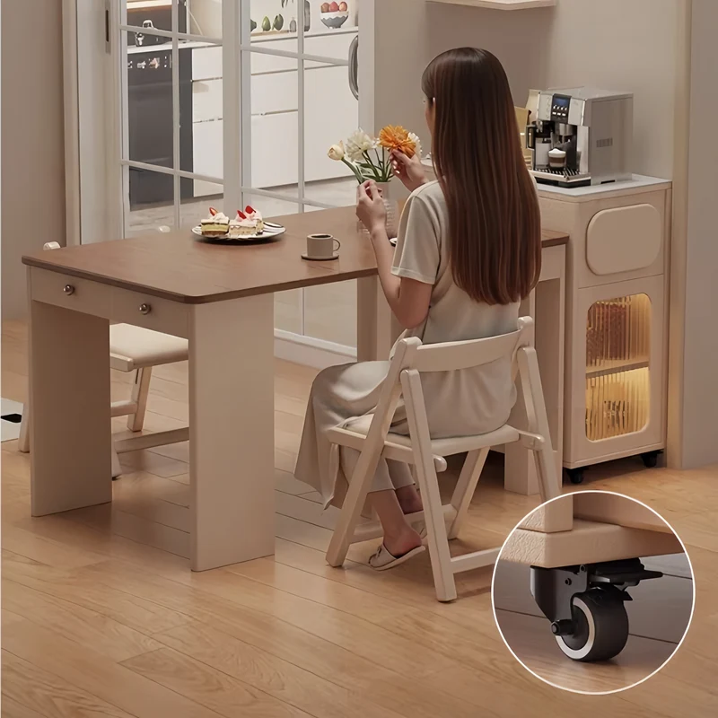 Ausziehbarer Esstisch mit rollbarem Sideboard und Stühlen (Set)