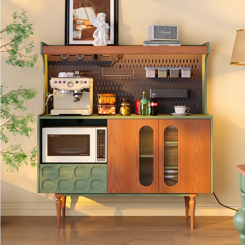 Nordisches Retro-Sideboard aus Massivholz mit selbstgestaltbarer Lochwand
