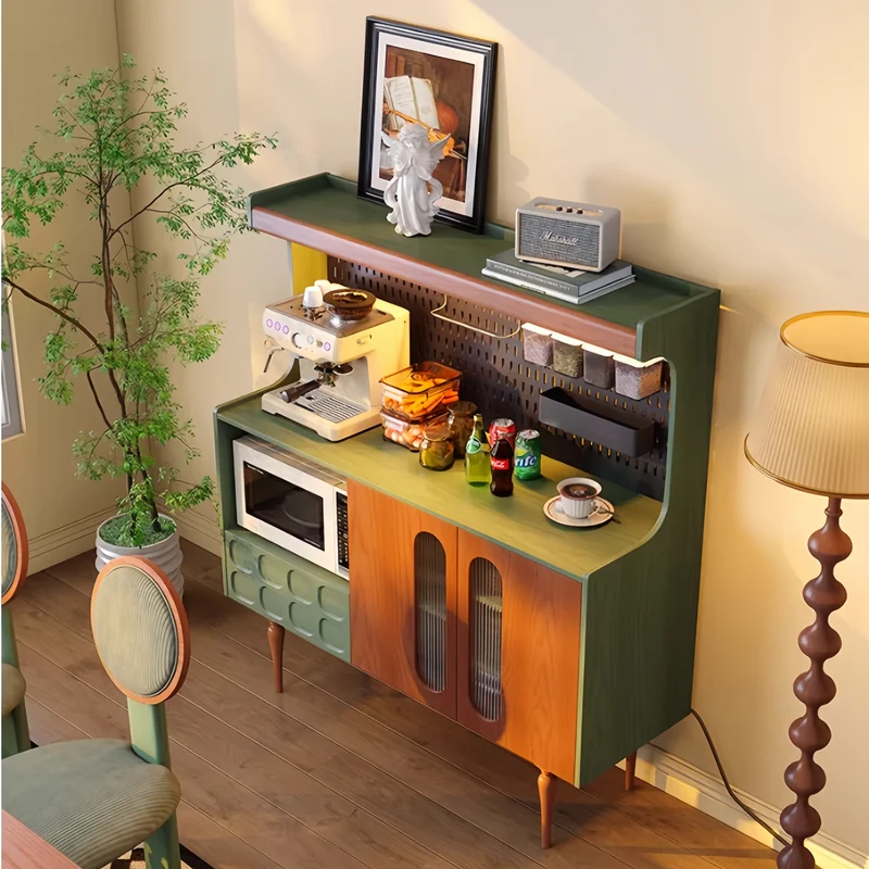 Nordisches Retro-Sideboard aus Massivholz mit selbstgestaltbarer Lochwand