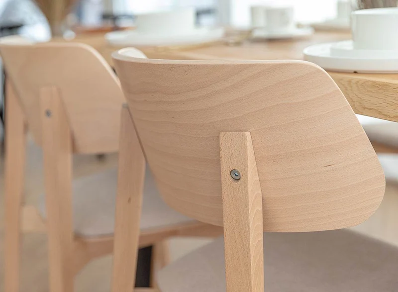 Esszimmerstuhl aus Massivholz | Minimalistischer Polsterstuhl Como