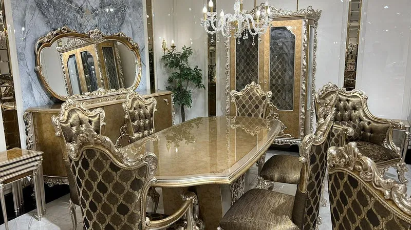 Casa Padrino Luxus Barock Wohnzimmer Sessel Gold / Silber - Prunkvoller Sessel mit dekorativem Kissen - Barock Wohnzimmer Möbel - Edel & Prunkvoll