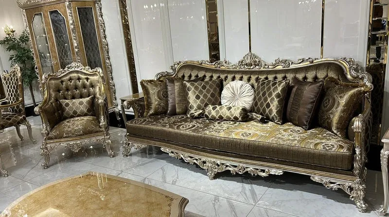 Casa Padrino Luxus Barock Wohnzimmer Sessel Gold / Silber - Prunkvoller Sessel mit dekorativem Kissen - Barock Wohnzimmer Möbel - Edel & Prunkvoll