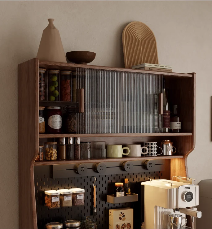 Kaffeebarschrank aus Massivholz mit Stecktafel-Organizer und reichlich Stauraum