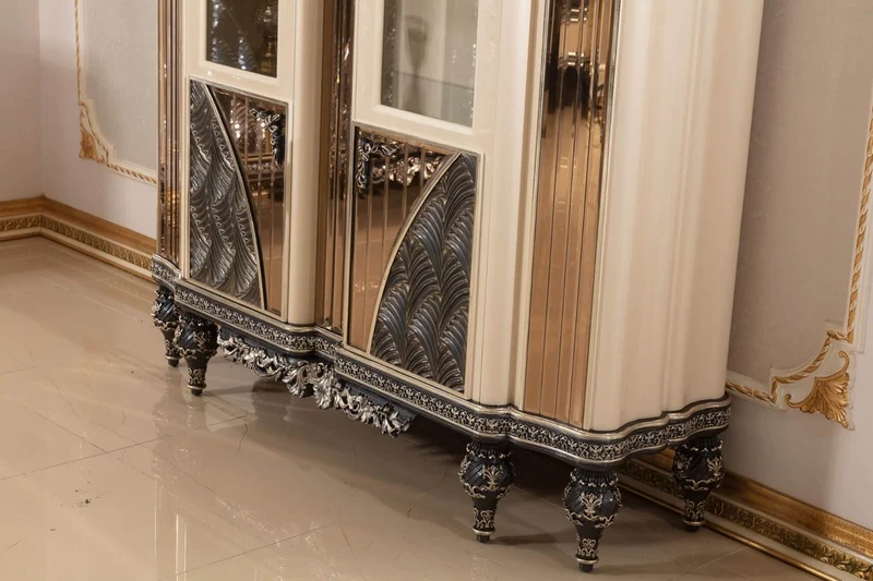 Casa Padrino Luxus Barock Vitrine Beige / Schwarz / Gold - Prunkvoller Massivholz Vitrinenschrank mit 2 Glastüren - Barock Möbel - Edel & Prunkvoll