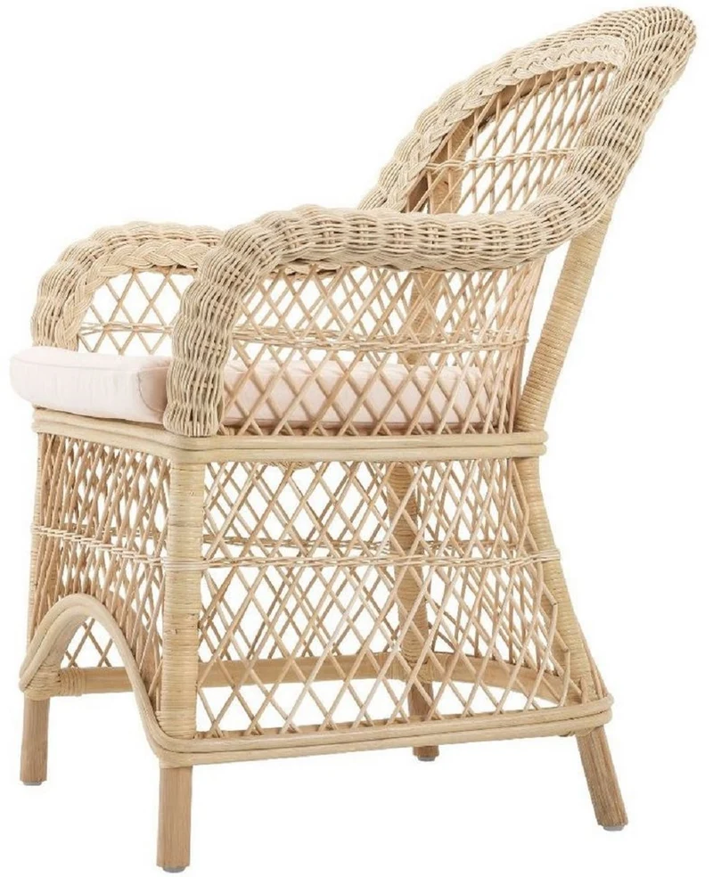 Casa Padrino Luxus Rattan Esszimmerstuhl mit Armlehnen und Kissen Naturfarben / Cremefarben 63 x 68 x H. 88 cm - Esszimmermöbel