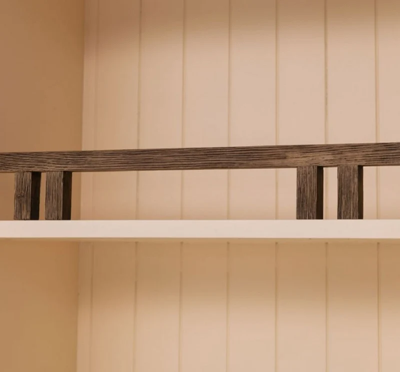 Casa Padrino Landhausstil Esszimmerschrank Creme / Dunkelbraun 137 x 50 x H. 197 cm - Massivholz Küchenschrank - Esszimmer Möbel im Landhausstil - Landhausstil Esszimmer Einrichtung