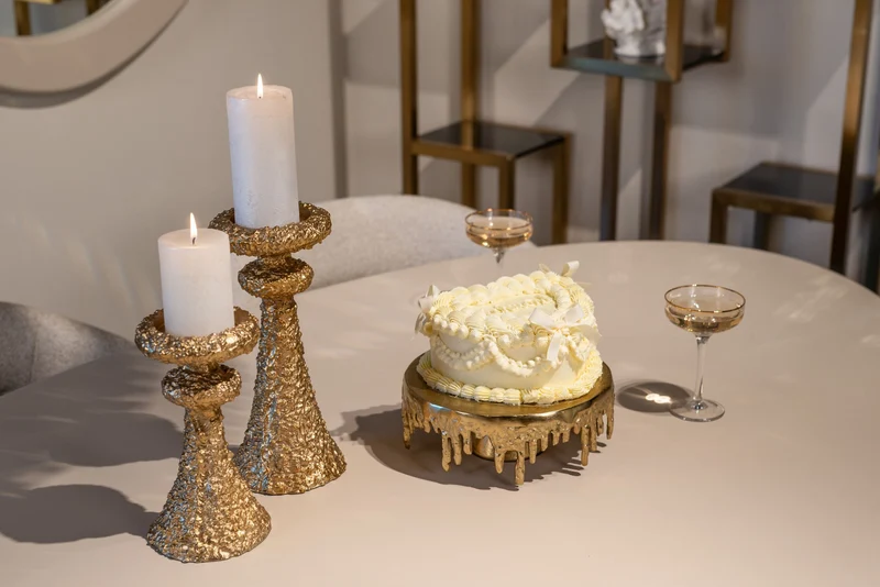 Richmond Kuchenplatte Carmona gold – elegante Etagere aus Eisen