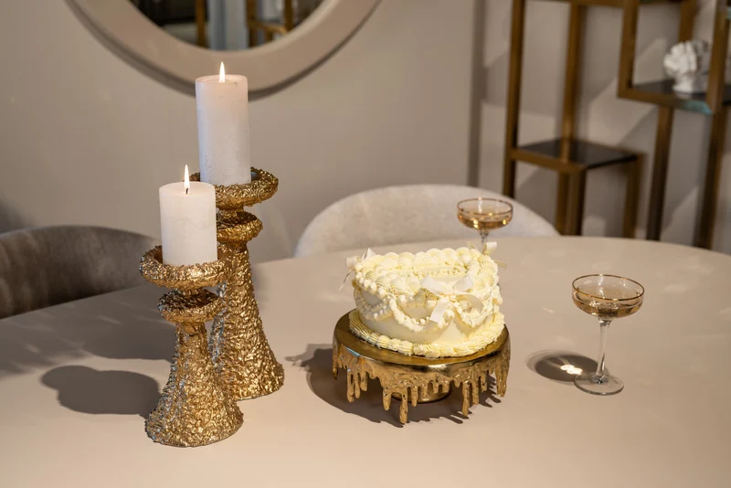 Richmond Kuchenplatte Carmona gold – elegante Etagere aus Eisen