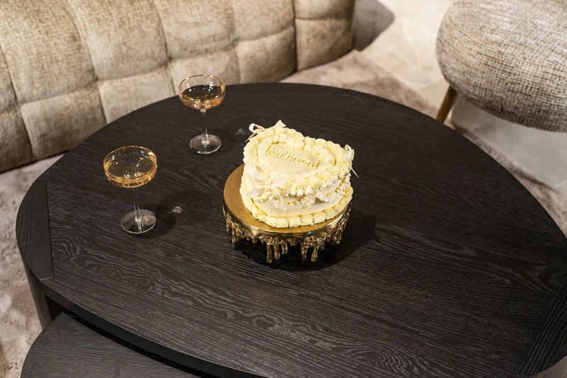 Richmond Kuchenplatte Carmona gold – elegante Etagere aus Eisen